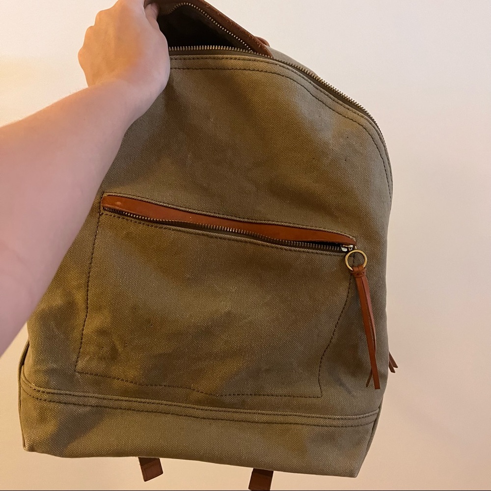 Beautiful discontinued Madewell Charleston backpack!💖